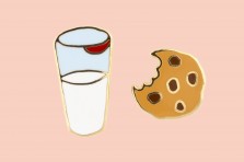 Duo pin's Cookie & Lait
