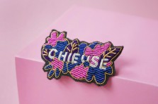 Broche Chieuse