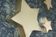 étoile laiton doré en relief