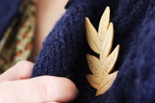 Broche feuilles en laiton