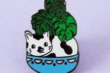 Pin's Chat dans la plante